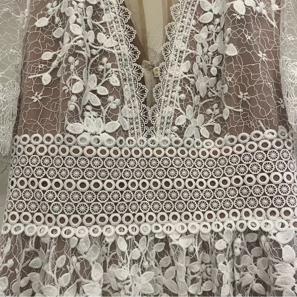 Bronx and Banco "Megan" Mini Dress in White Lace - Size 4 (S) - Picture 6 of 14
